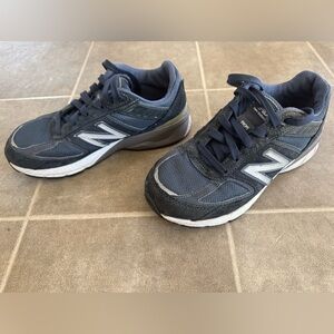 New Balance 990 v5 Sneakers/Gym/Athletic Shoes Kids Sz 4 - Deep Navy color